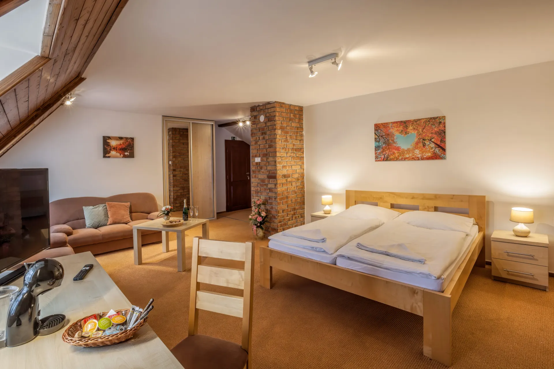 Pokoje a apartmá s vlastní koupelnou